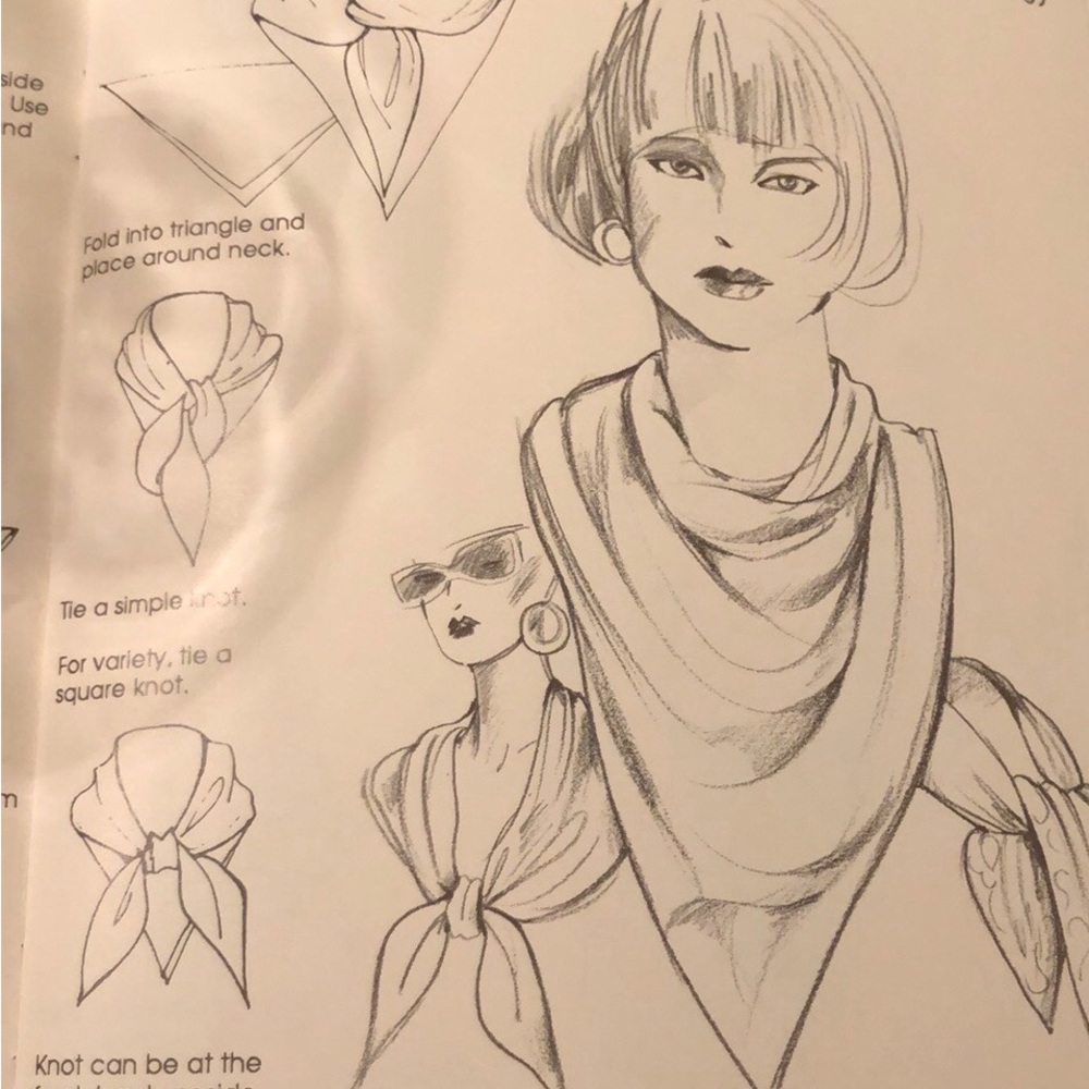 Stunning Oscar de la Renta Square Silk Scarf, Shawl. Rare find - Picture 15 of 16